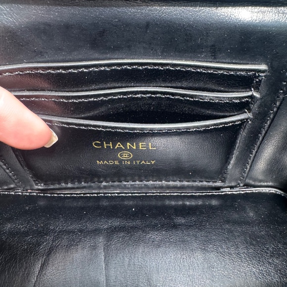 Chanel VIP Makeup Black Shoulder/handle bag~NIB - Picture 6 of 10